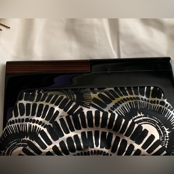 ✨RARE✨ TRINA TURK METALLIC LEATHER + WOOD Clutch Bag Purse NEW - Picture 3 of 16